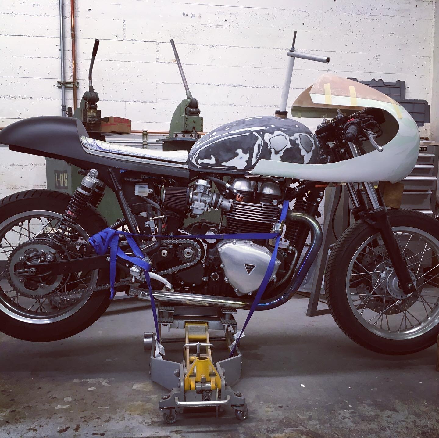 Look back on the #thruxton900 build out. One off custom fairing, seat, paint, controls, and electrics. #motogadget #munit more detail on my website, link in bio.