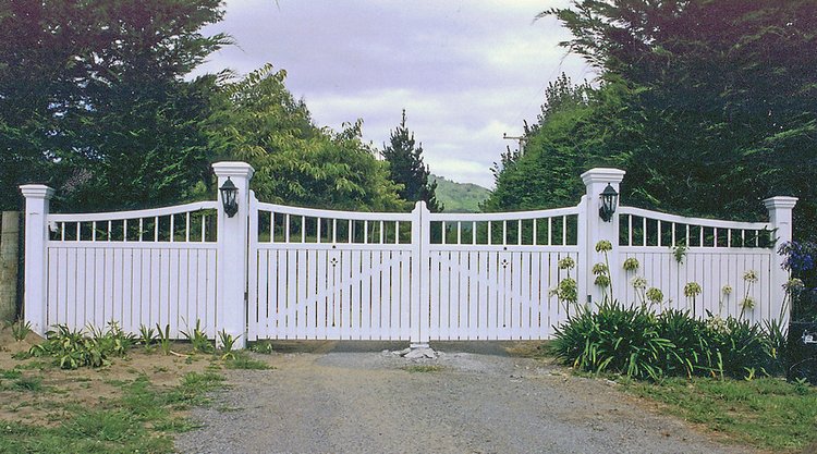 Installed Wilpena timber gate showing the completed entrance design