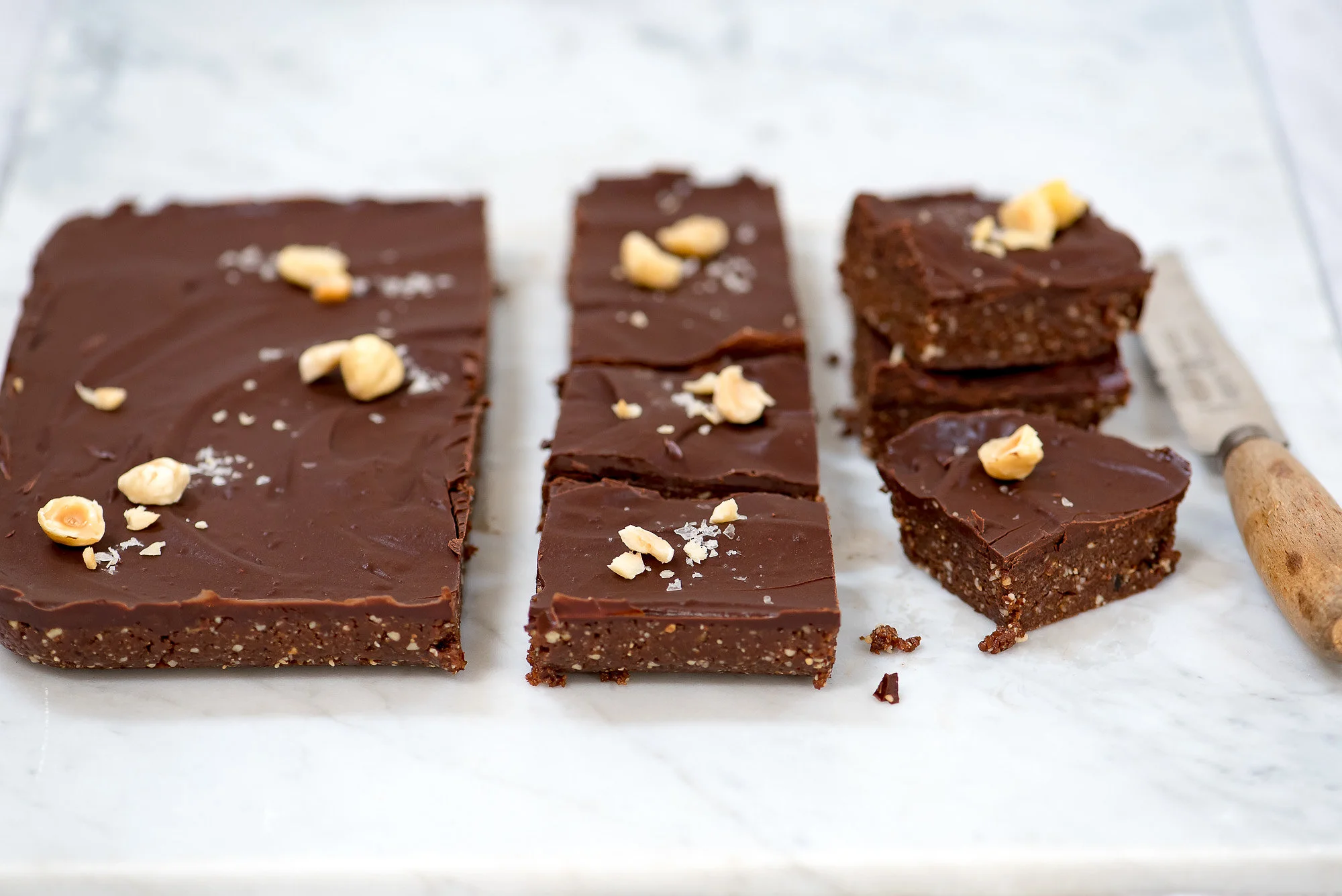 Lock up your freezer, this Raw Chocolate & Nutella slice is addictive!