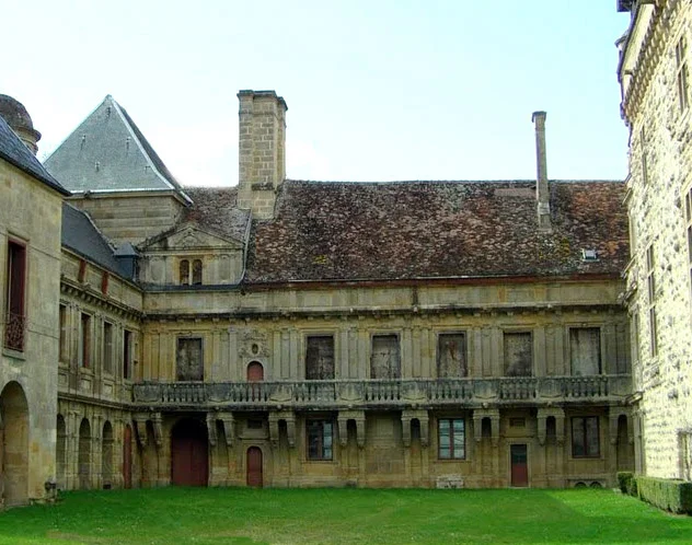 façade cour copie.jpg