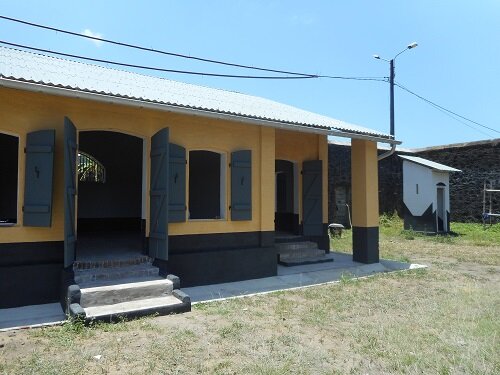  Vue Sud-est de la cuisine latrines 