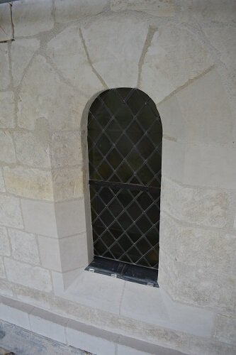  Nettoyage des vitraux et mise en place de ventilation en partie basse 