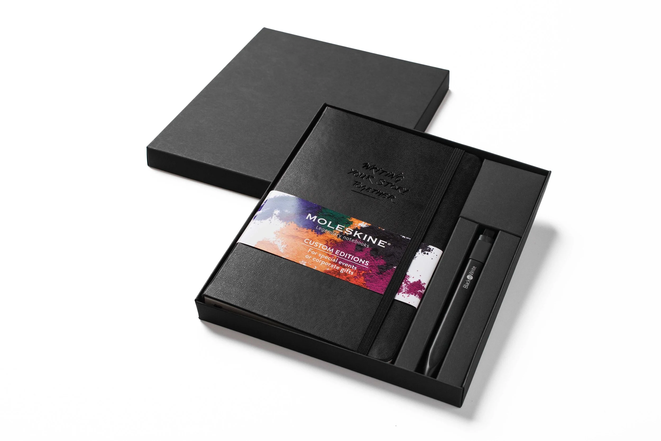 mskcode_2GBNTBL1PEN_B2B-Only-Bundle-Giftbox-Notebook-&-1-Pen-Large-BK---Black-(4).jpg