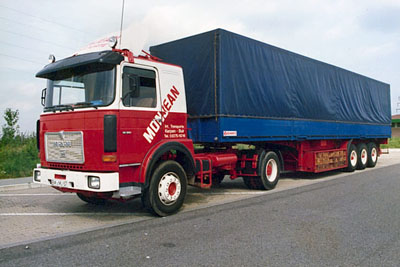 Einer derwenigen MAN LKW im Monjean Fuhrpark. Ein 19.361.