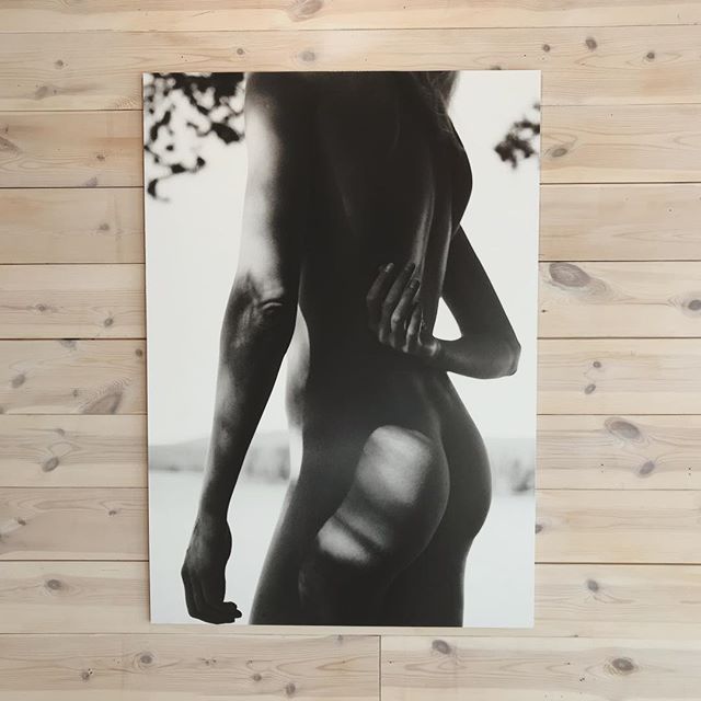 Open this weekend 12-17! 🌱@massimo_leardini Over here and Back There// #photogallery #massimoleardini #exhibition #bwnudeart #scandinavian #modul35