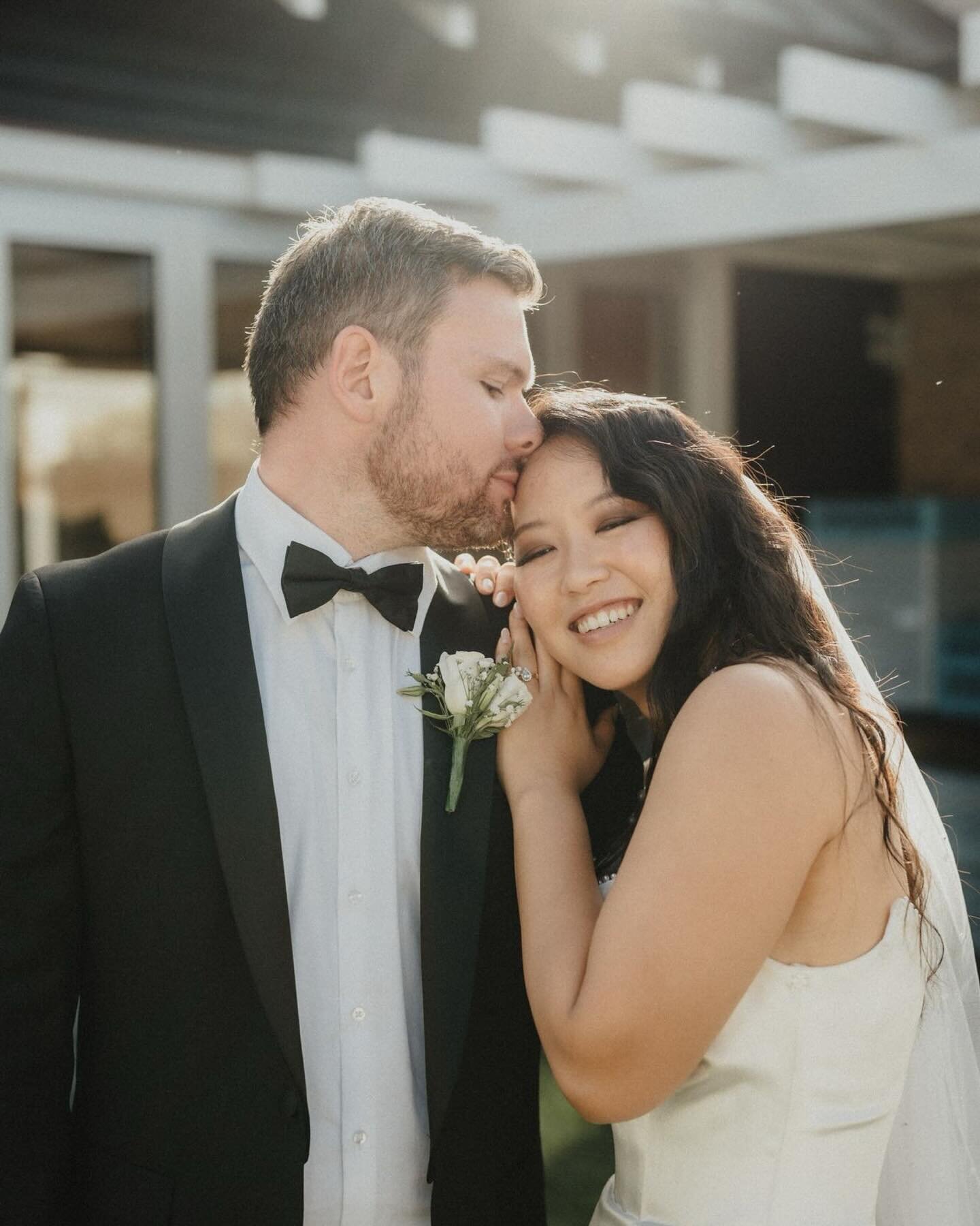 What an amazing little gem of a venue!
Congrats to Angie &amp; Matt! What an amazing day spent with these two!

Venue: @tu_ngutu_villa 
Celebrant: @celebrantfrankieorange 
Photo: @kennychick 
Dress: @belleetblanc 

#weddingphotography #newzealandphot