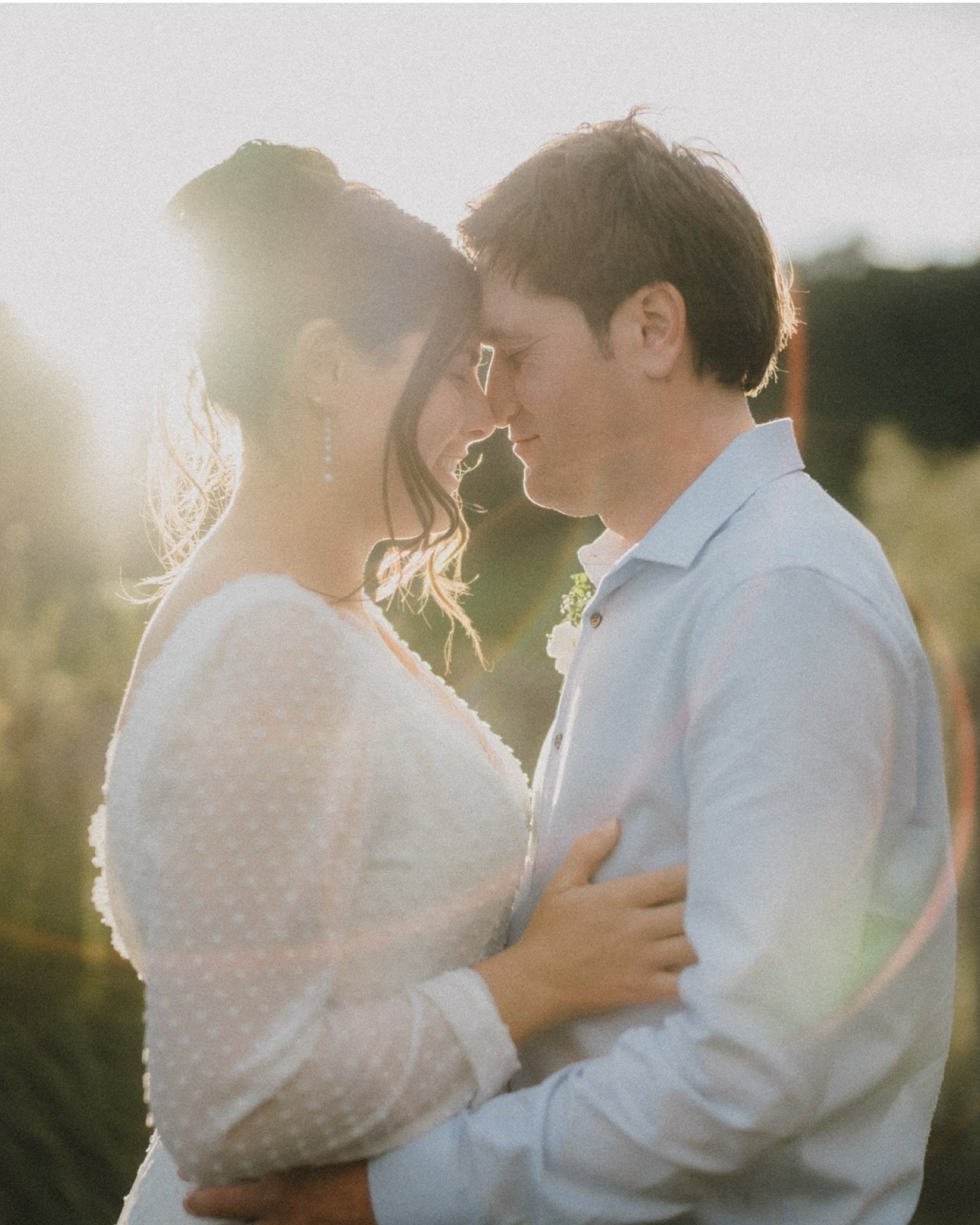 Introducing Mr &amp; Mrs Murray

Venue: @makouralodge 
Cake: @cakesand_creationsbysian 
Make up/hair: @leeannbridaleventmakeupandhair 
Dress: @etcbridal 
Celebrant: @graceherbertweddingcelebrant 
Photography: @kennychick 

#palmerstonnorthwedding #pa