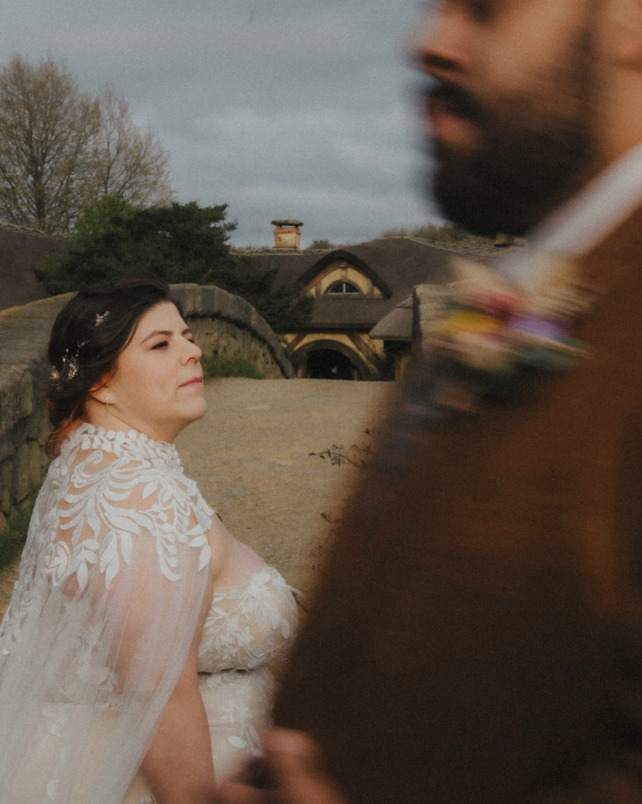 Had the pleasure of joining Jess and Rey over at Hobbiton! Booked in 2021 then you all know what happened. Now after 5 years the mission is now accomplished! Congratulations!

@fifi_boutique_bespoke 
@cheriebmakeup 
@mattmartyncelebrant