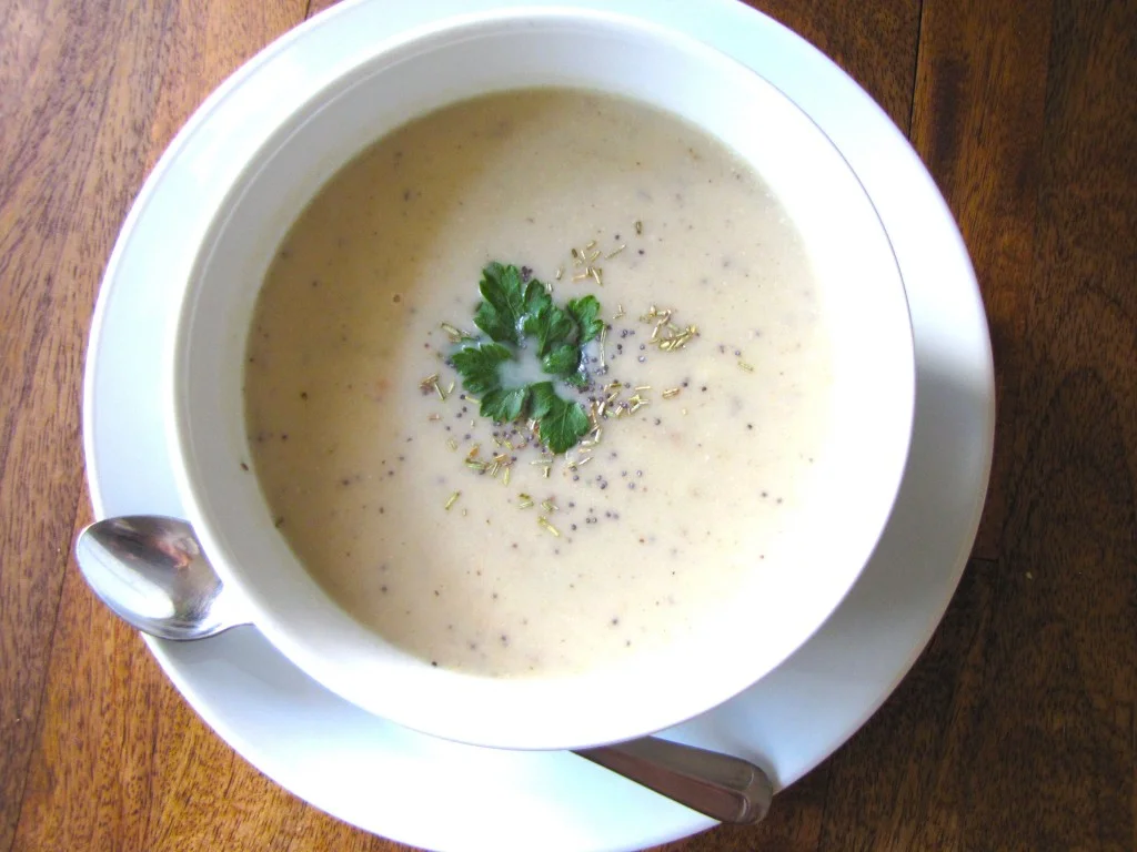 cauliflower soup, creme of cauliflower, soup, recipe, recipe of the day, vegan, gluten-free, gluten-free recipe