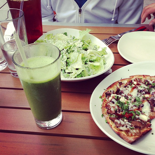 kale-banana-smoothie.jpg
