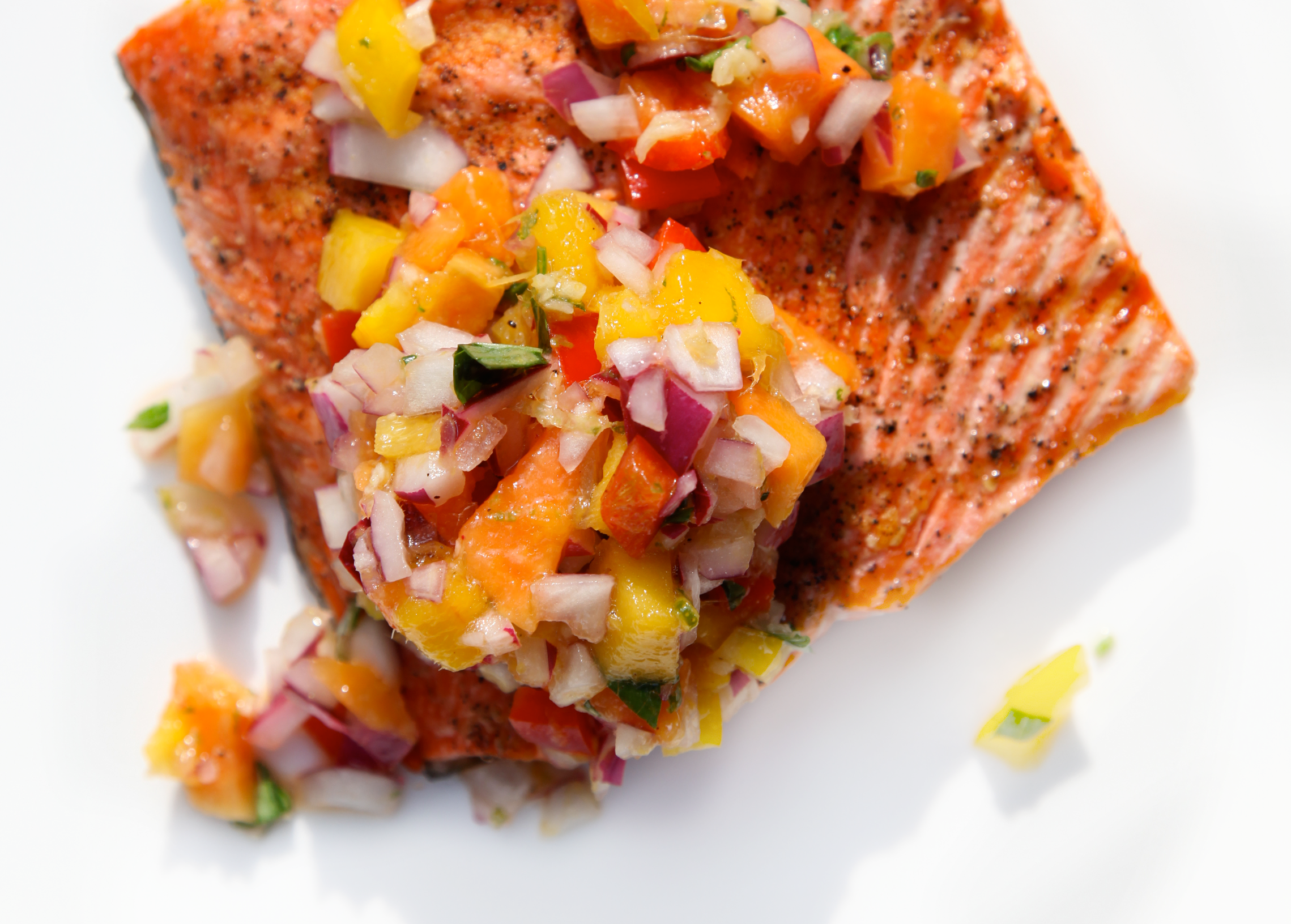 Grilled Salmon Fillets with Papaya Salsa 3