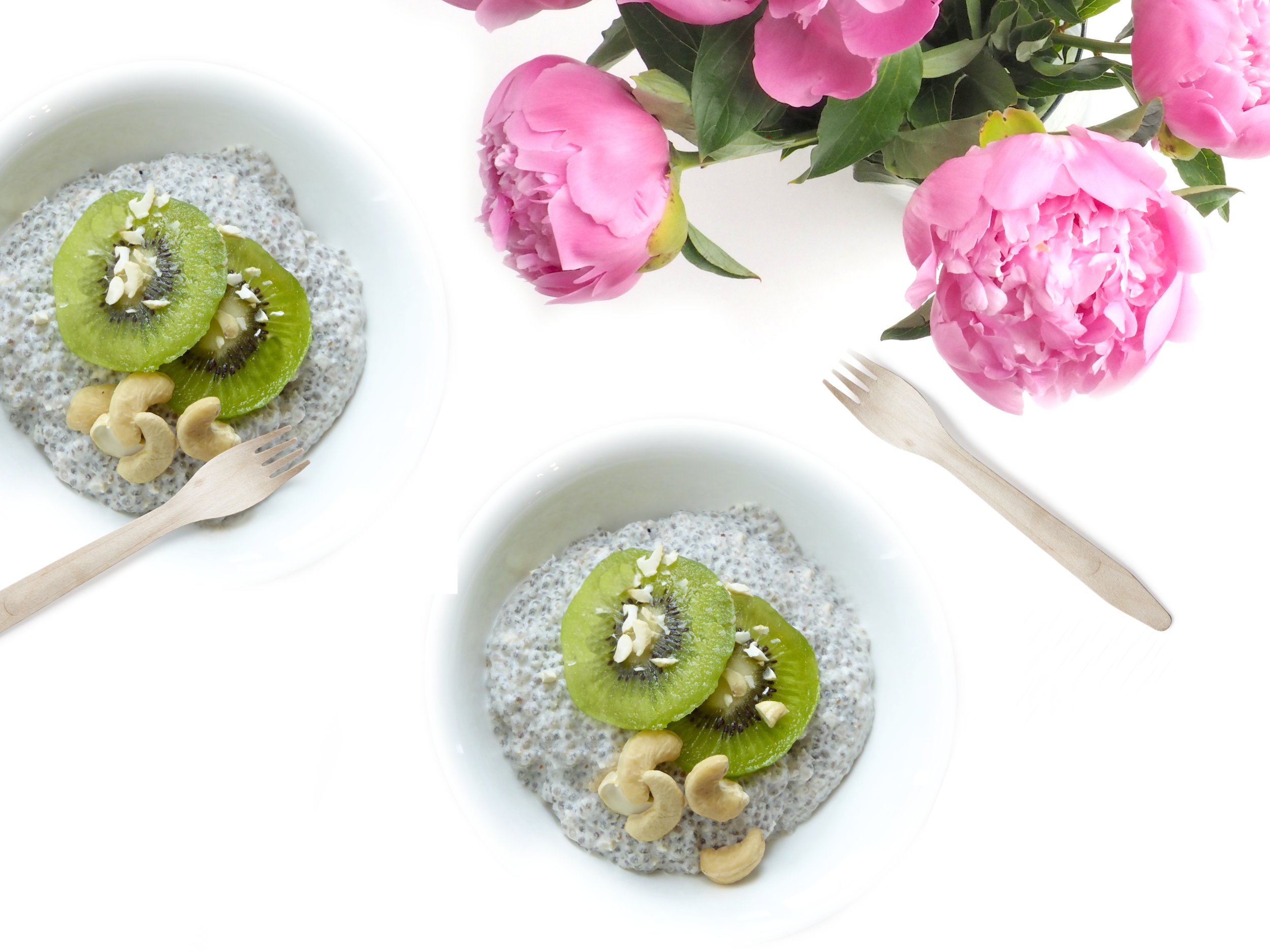 Chia-Seed-Pudding-with-Kiwi-Cashew_2.png
