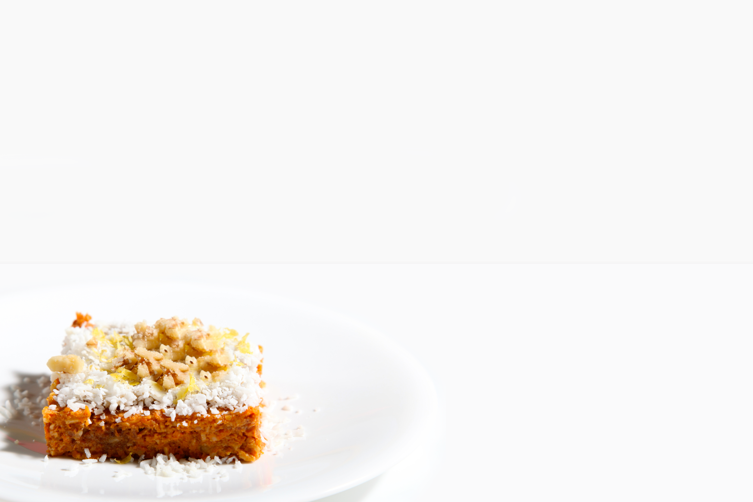 Raw Carrot Cake with Coconut Icing_3