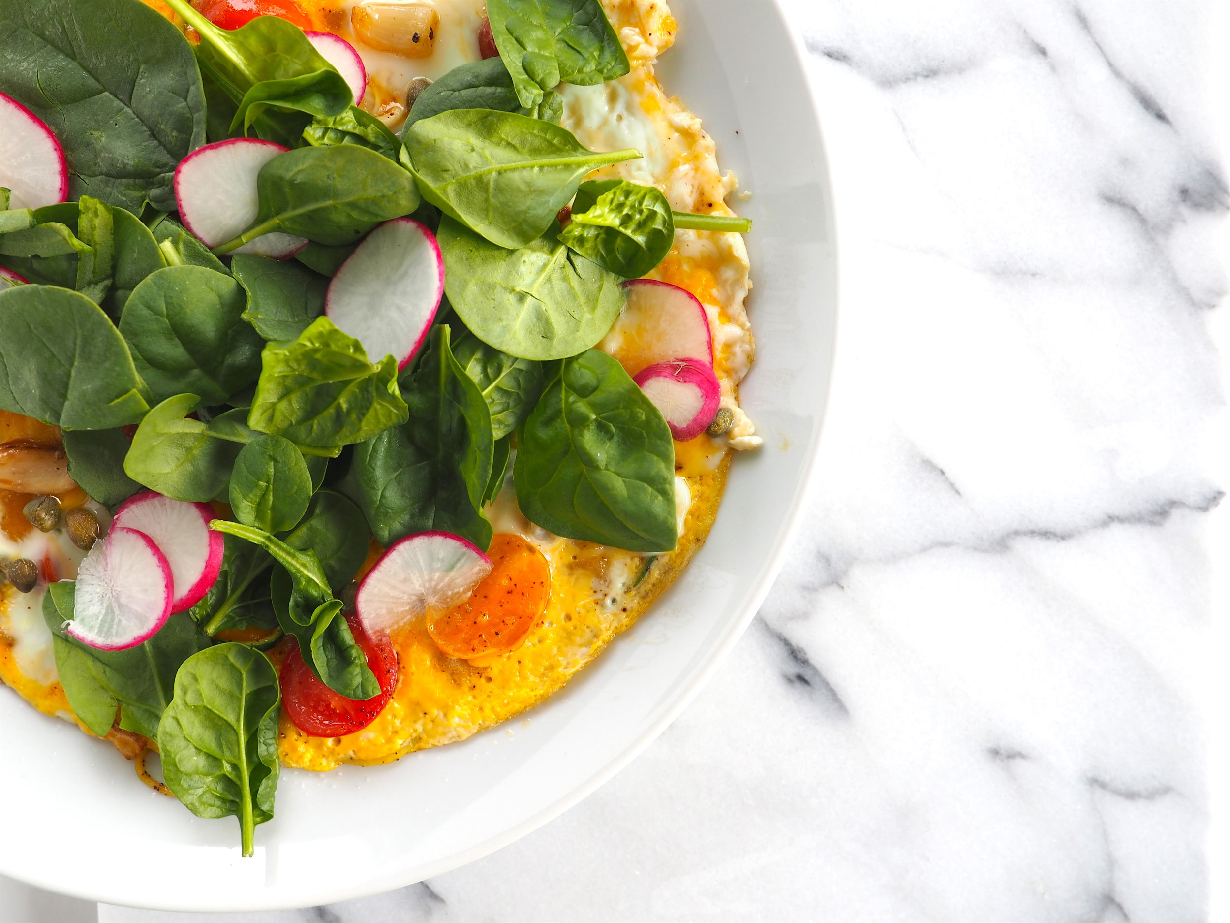 Vibrant Egg Zoodle Pizza...oh YES! #foodie #foodtrend