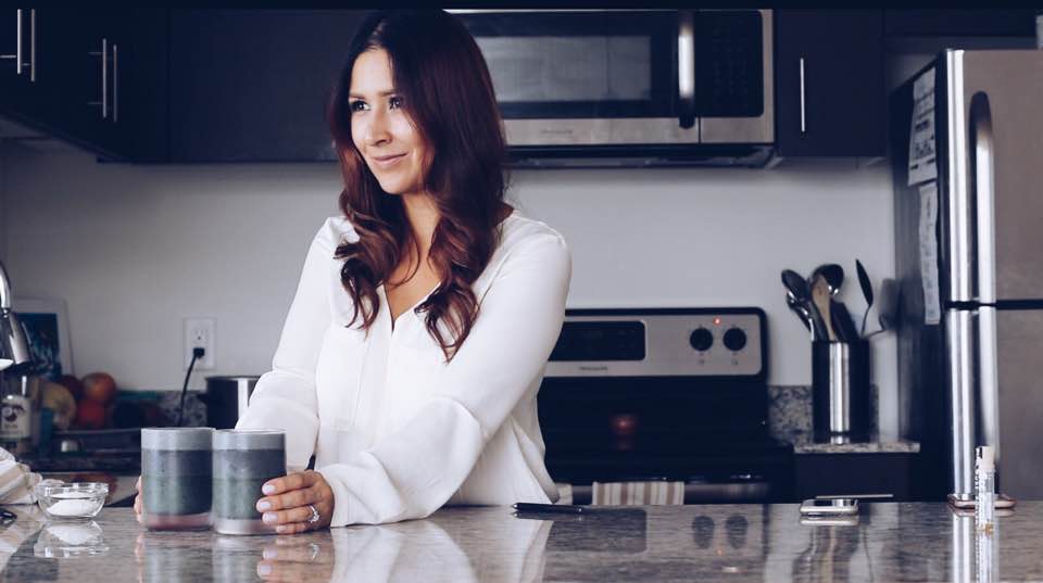 How-To-Make-Ombré-Layered-Smoothies-vblog.jpg