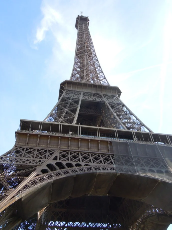 ramblist_eiffel_tower_2.jpg