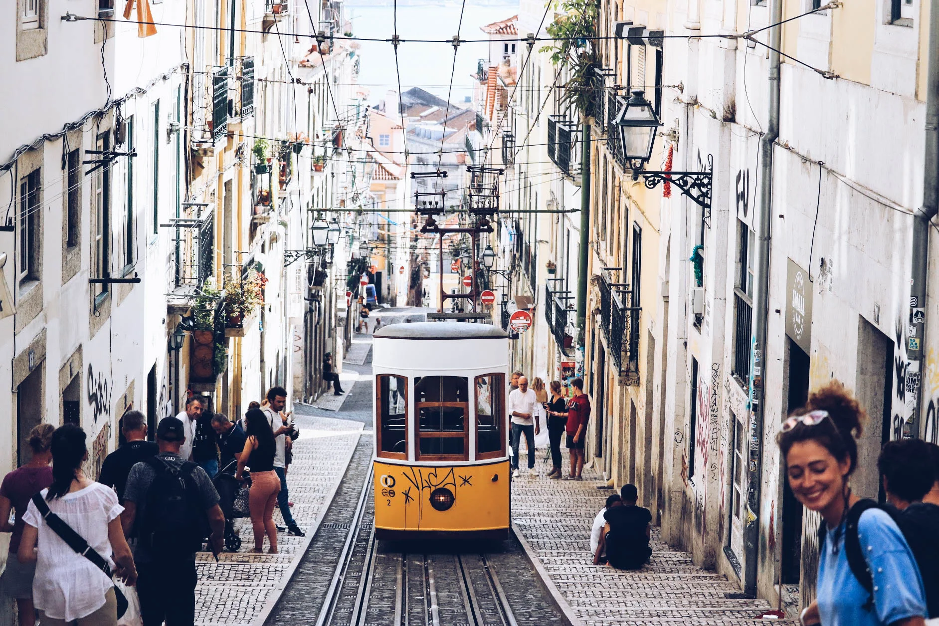 INSIDERS GUIDE TO LISBOA