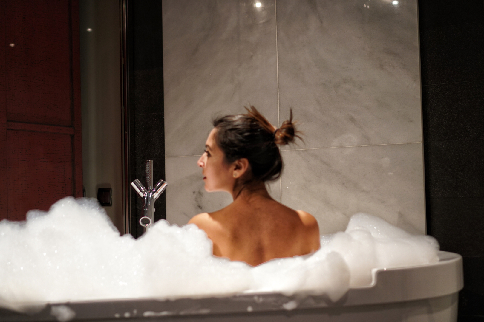 Warm Relaxing Bath - Self-Care Rituals urban+hotel+madrid lets+regale +valerie+fidan 3