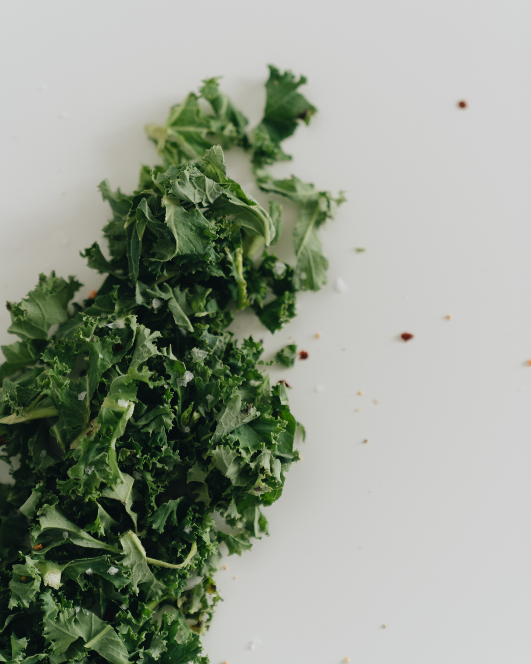 Crispy Kale Chips Recipe - Make Your Own at Home! kale+chips+recipe+ +kale+close+up