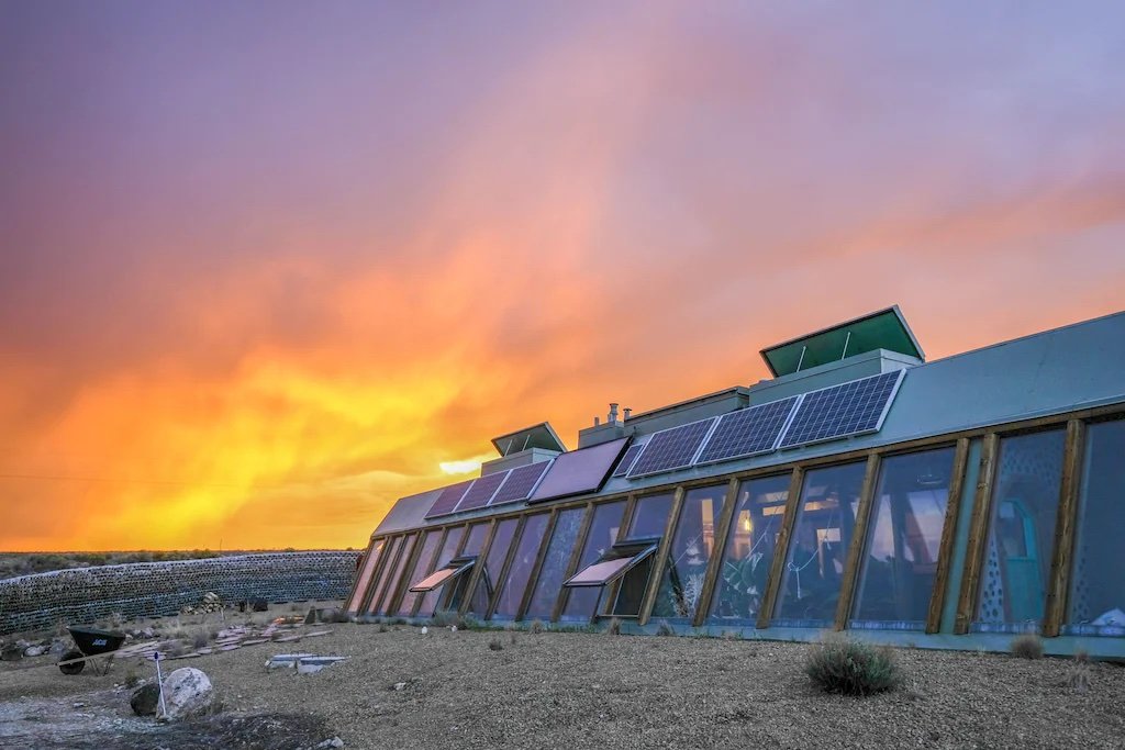 Vrbo Eco-friendly Homes: Sustainable Living, Unforgettable Getaways Spectacular+Earthship