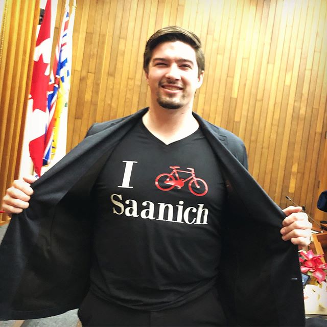 ‪I have the coolest #Saanich Council colleagues 😎‬ ‪Love @zac4saanich&lsquo;s rad shirt! 🚲‬
‪#councilsidehustle ...?‬ ‪#yyjcycling #cyclelife #cyclesaanich ‬