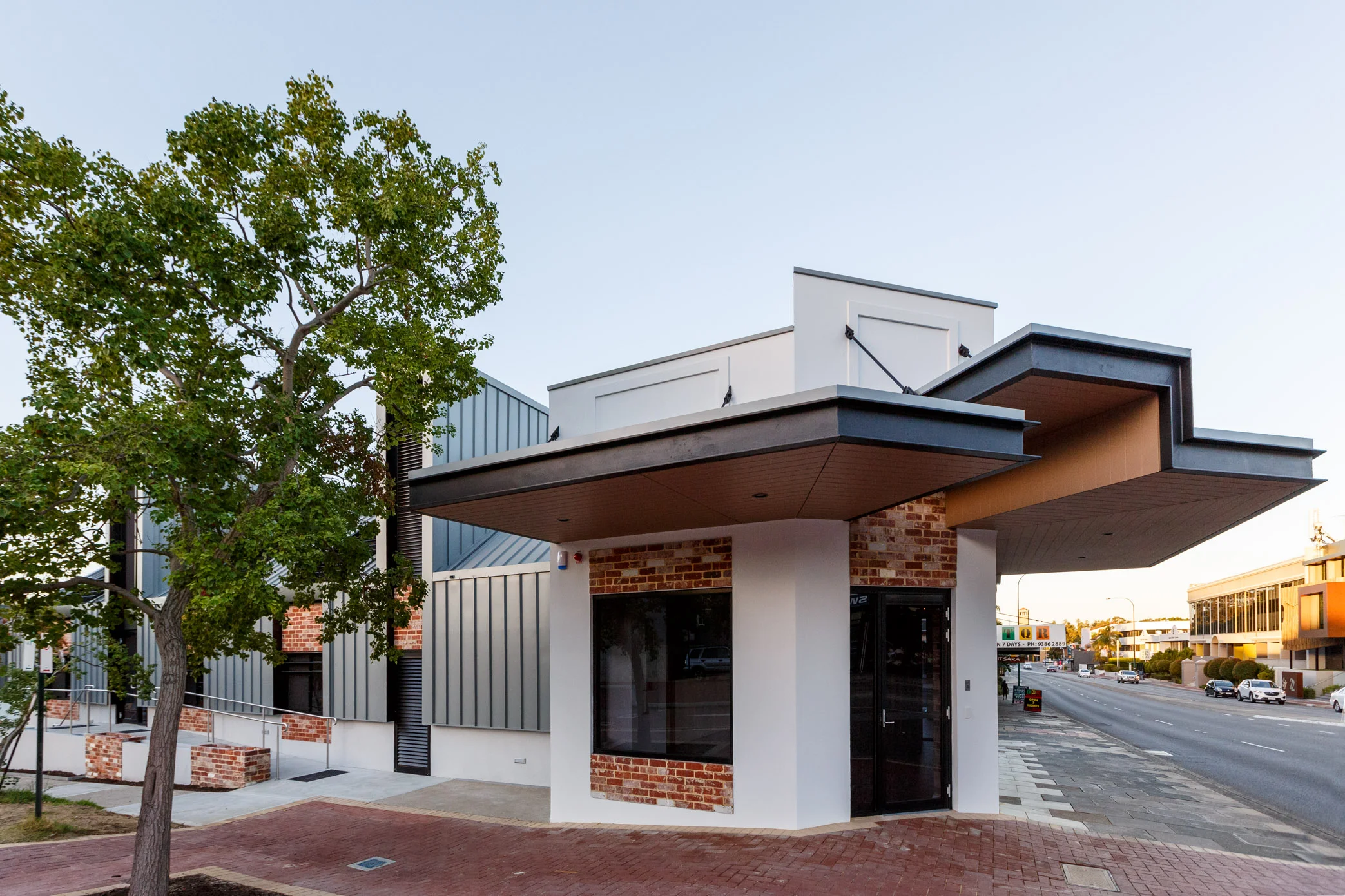 088 33 Stirling Hwy 180413 JWyld.jpg