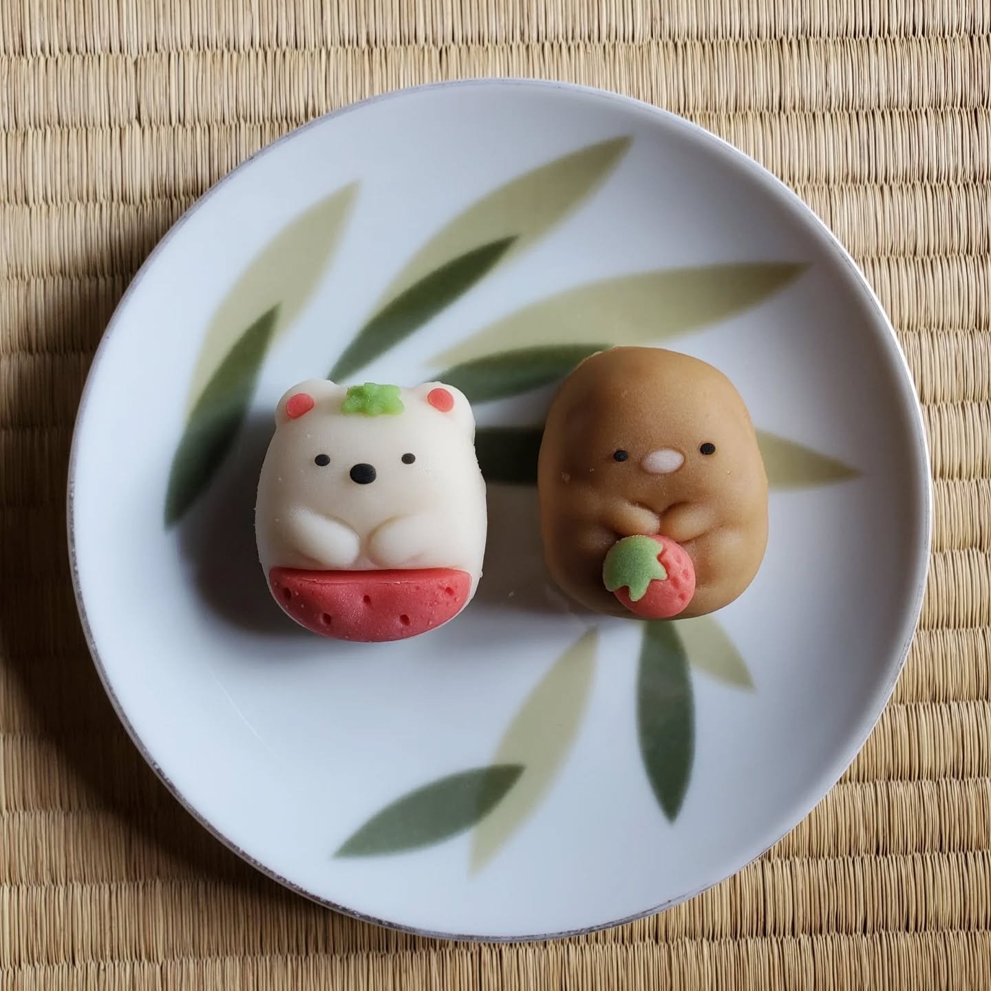 🙌🍮WAGASHI DAY (和菓子の日)!🍡😋

June 16th is a day for celebrating traditional Japanese sweets...something we do a lot in the tearoom.

After a series of epidemics Emperor Ninmyō held special prayers on the 16th June 848 for the health and prosperity o