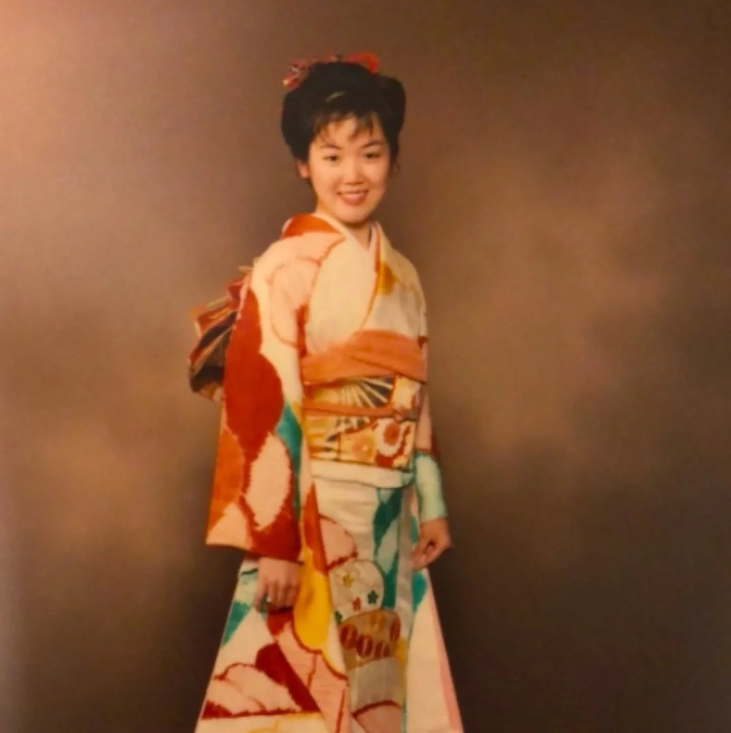 🚸🧒COMING OF AGE DAY👩&zwj;🦱👘

Today is 'Seijin-no-hi' (成人の日), a national holiday set aside to congratulate those who have reached -or are soon to reach- the age of majority (20 years old).
The tradition of celebrating 'coming of age' is recorded 