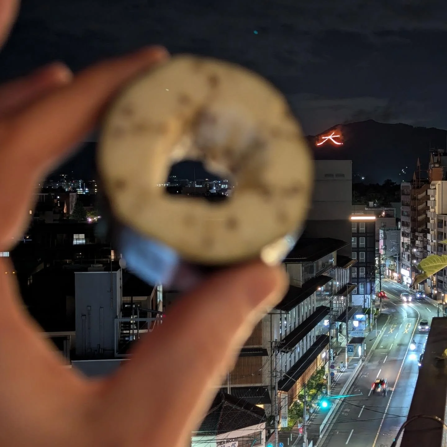 Grab your eggplants.

It's that most wonderful time of year!🔥👻🙏👋

Carve a hole in an aubergine, peer through it when Daimonji is fully alight, and it is said you will have healthy, strong eyes for the next year🍆🕳️👀✨

#Kyoto #大文字 #Daimonji #goz