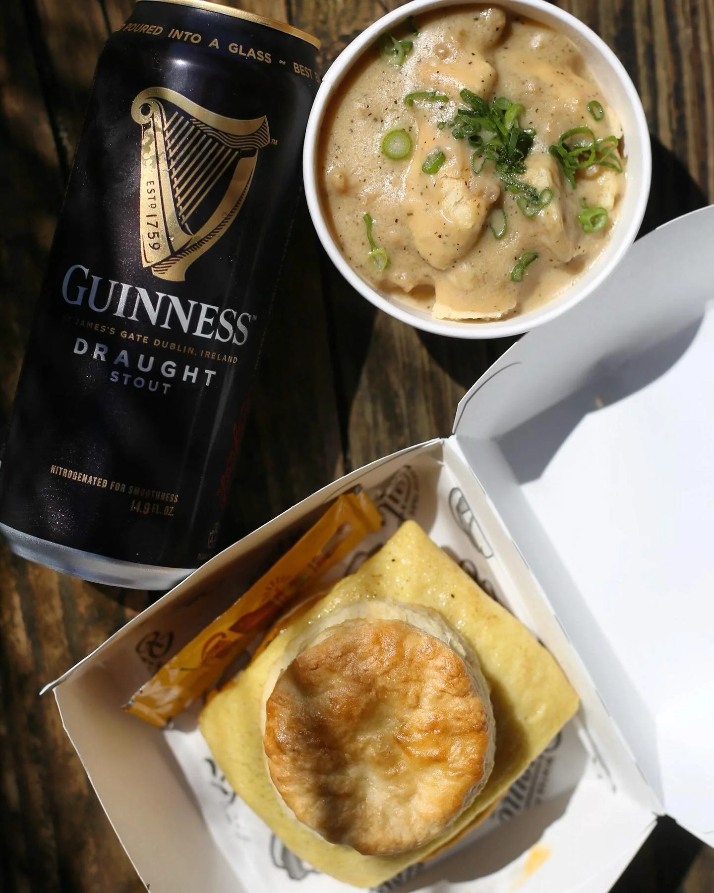 Come on in today. 🍀🖤 We&rsquo;re here 11-7! Oh and yes, @guinness is now vegan. 🍻 #orlando #vegan