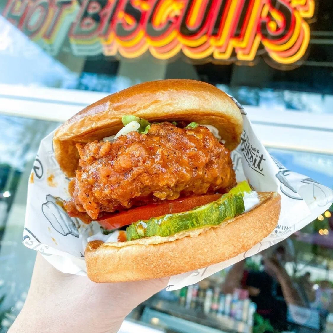 Happy Saturday! 🖤 📸: @bigboxveganeats #orlando #vegan