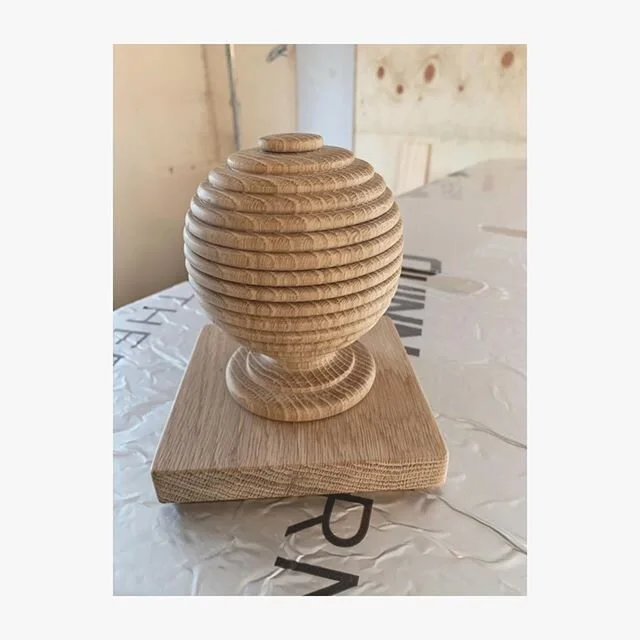 A BELATED HAPPY NEW YEAR - I have been unable to post anything for the past few months due to a technical hitch with my instagram but all sorted now and happy to be back! Our #cotswoldsforeverhomeproject is steaming ahead....how gorgeous are the newel caps we designed and had made for the new staircases ❤️ —————-
#rawoak #oak #handmade #carpentry #localtrades #artisans #cotswolds #woodwork #bespoke #staircasedesign #newelcap #interiordesign #interiordesigncotswolds #cotswoldsinteriordesign #cotswoldsinteriordesigners #interiordesigners #oxfordshireinteriors #cotswoldinteriors #oxfordshireinteriordesign #oxfordshireinteriordesigner