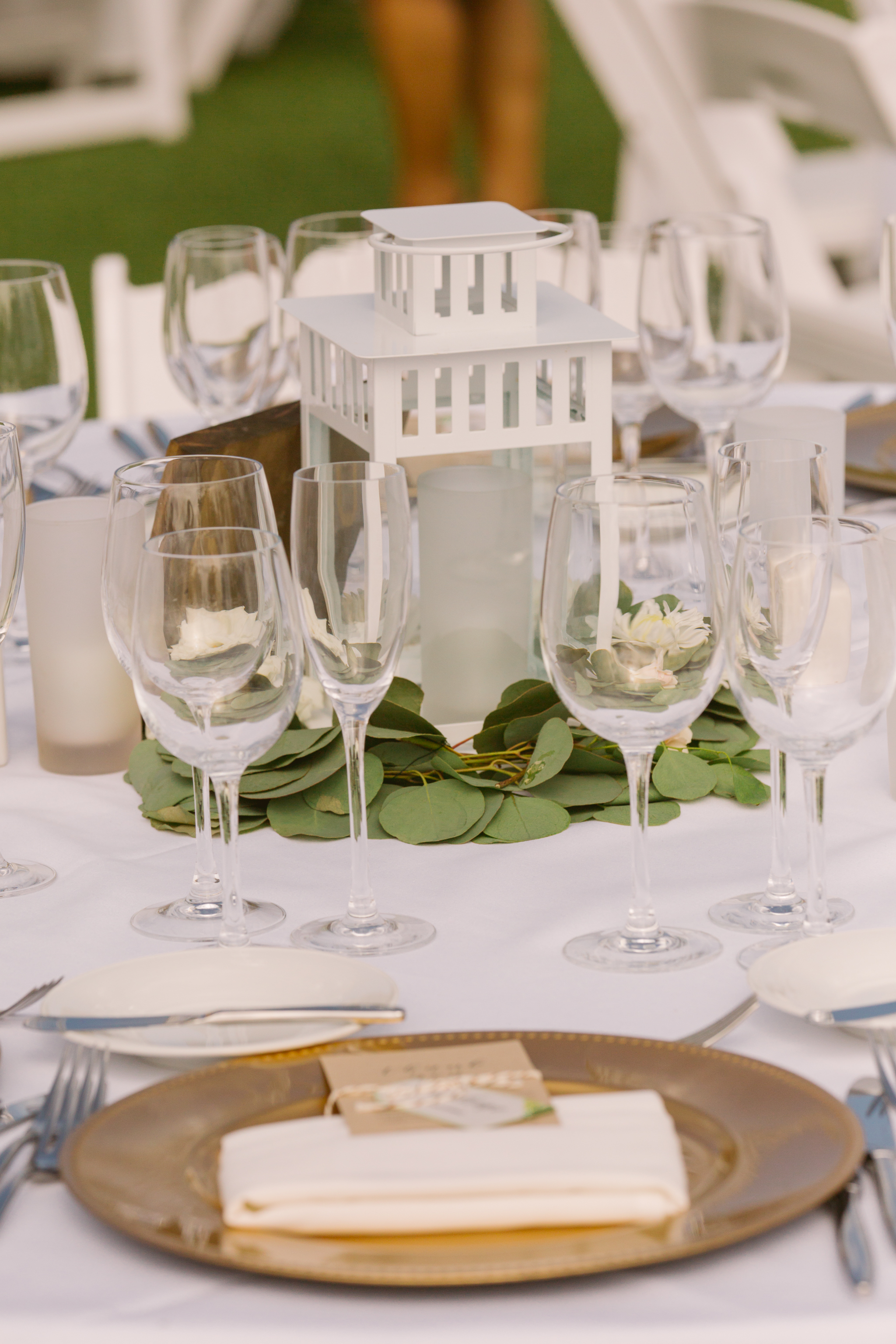 Wedding centerpieces and table decor for San Diego, California outdoor wedding planned by Exhale Events. See all the beautiful details at exhale-events.com!