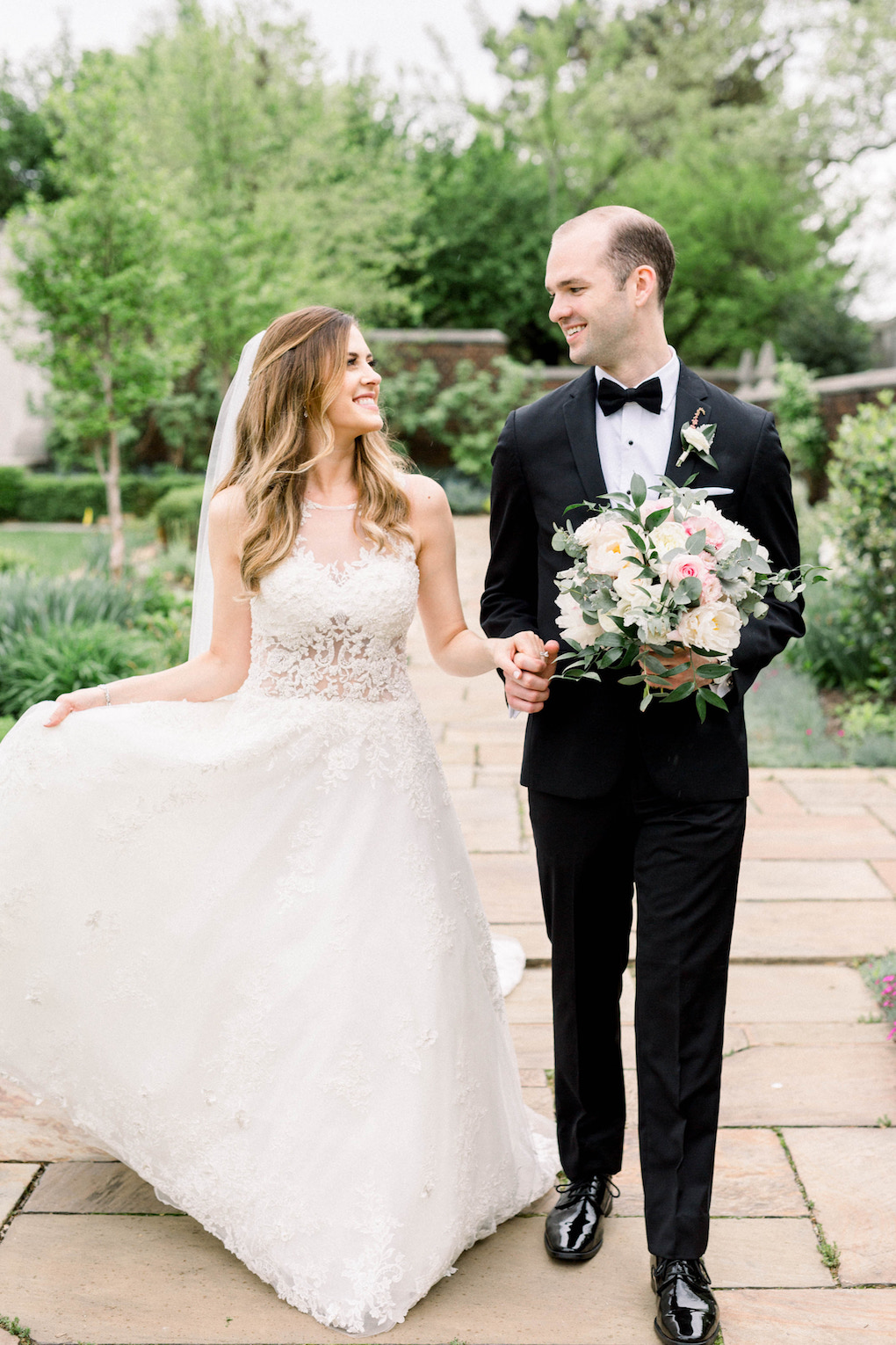 Bride and groom outdoor wedding photos: Romantic Fairytale wedding at the Omni William Penn in Pittsburgh, PA planned by Exhale Events. Find more wedding inspiration at exhale-events.com!