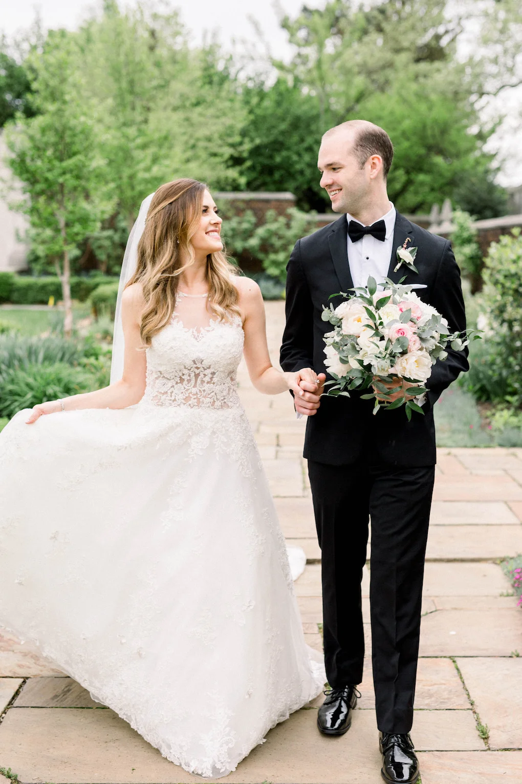 Bride and groom outdoor wedding photos: Romantic Fairytale Omni William Penn Wedding in Pittsburgh, PA planned by Exhale Events. Find more wedding inspiration at exhale-events.com!