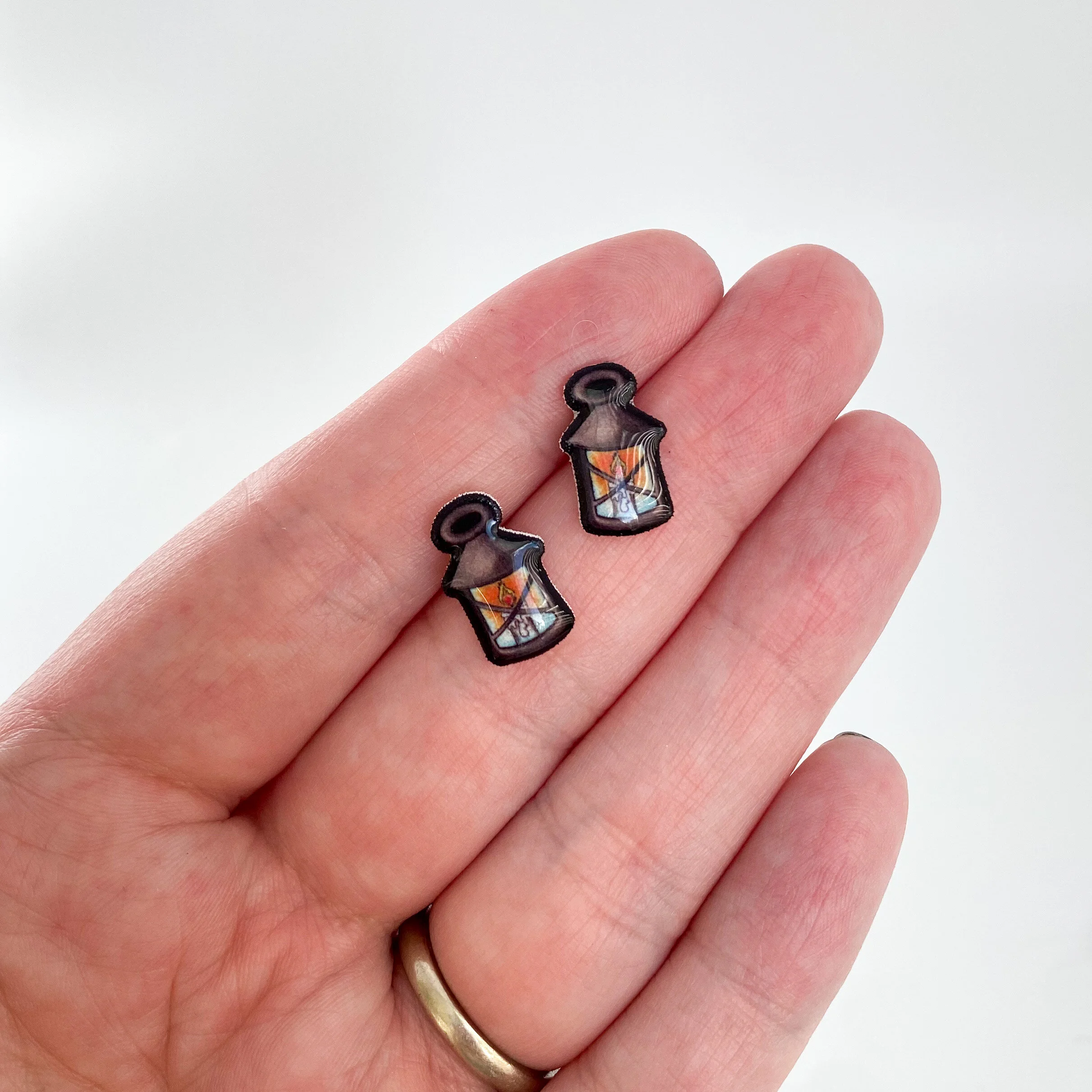 569C8608-BF63-41E8-B06E-68428F85D289