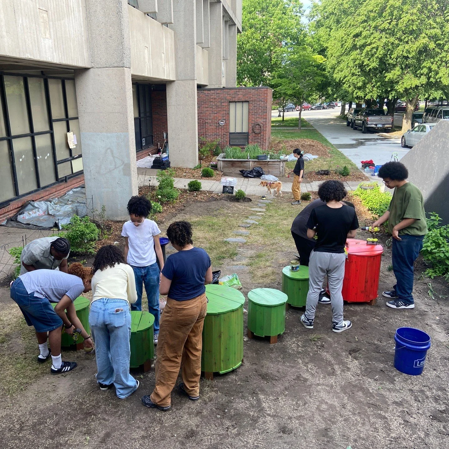 Check out these highlights of our DownCity Designers' final build day 🐛 We hope you can join us for the unveiling of this incredible youth-designed, youth-built seating installation for Classical High School's Gardening Club later today! 

📍 Classi