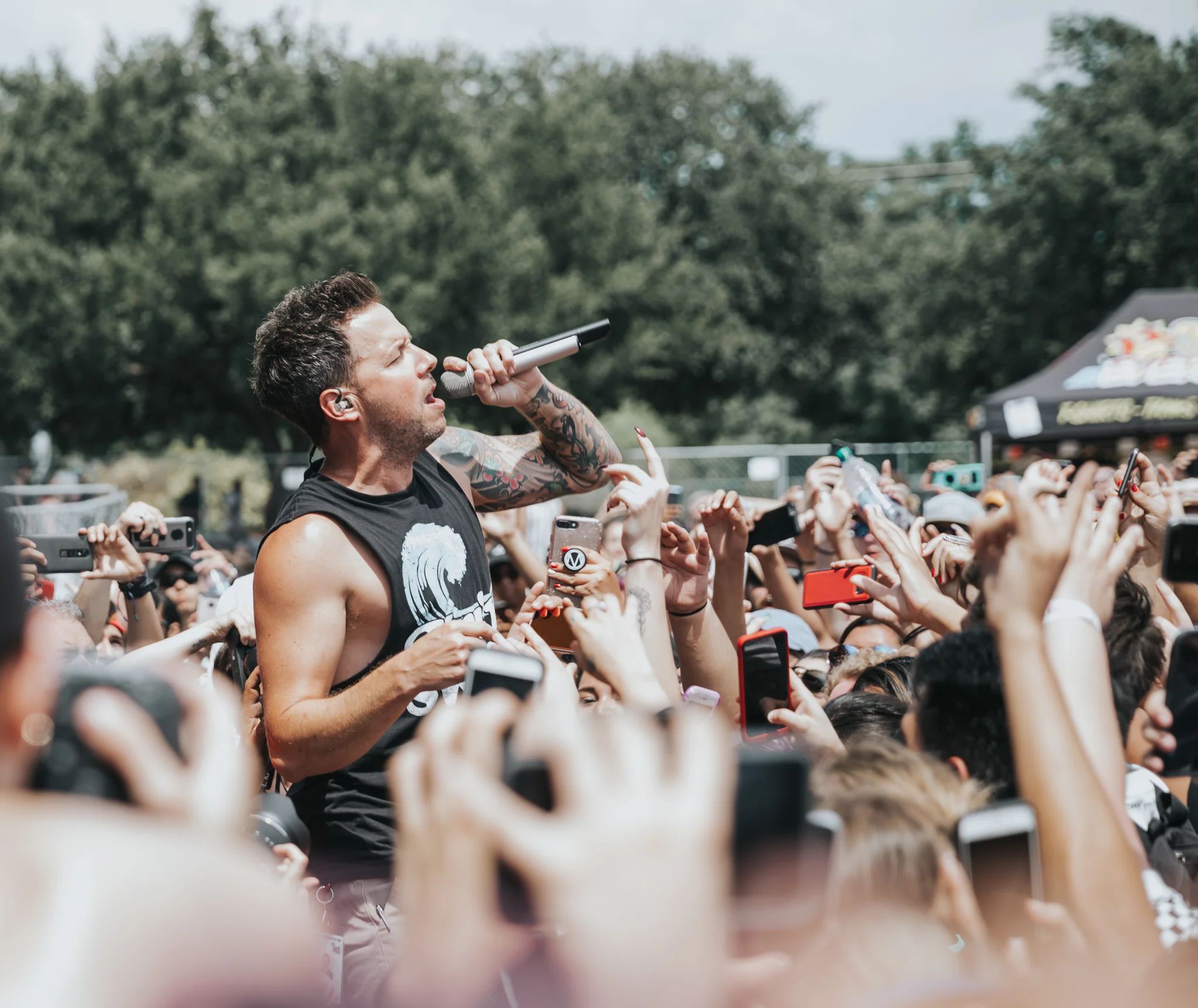 SIMPLE PLAN PERFORMING AT VAN’S WARPED TOUR IN SAN ANTONIO, TX ON JULY 07, 2018.