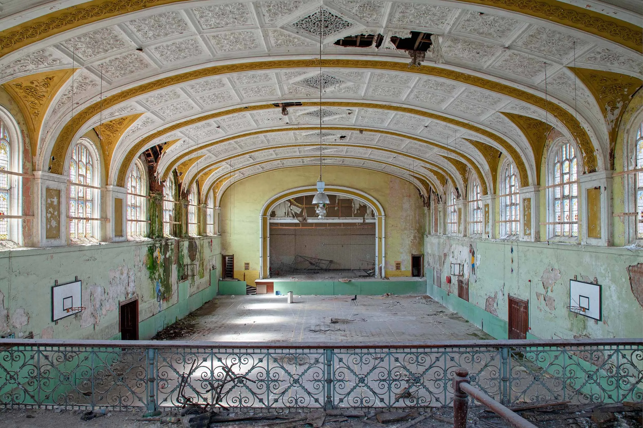   St. Ita’s Hospital Portrane, North County Dublin (previously Portrane Auxiliary Asylum)     Est: 1901 – Closed: 2013  Recreation Hall with orchestra gallery and stage with a capacity for 1,200 patients, ranks as one of the largest indoor public spa