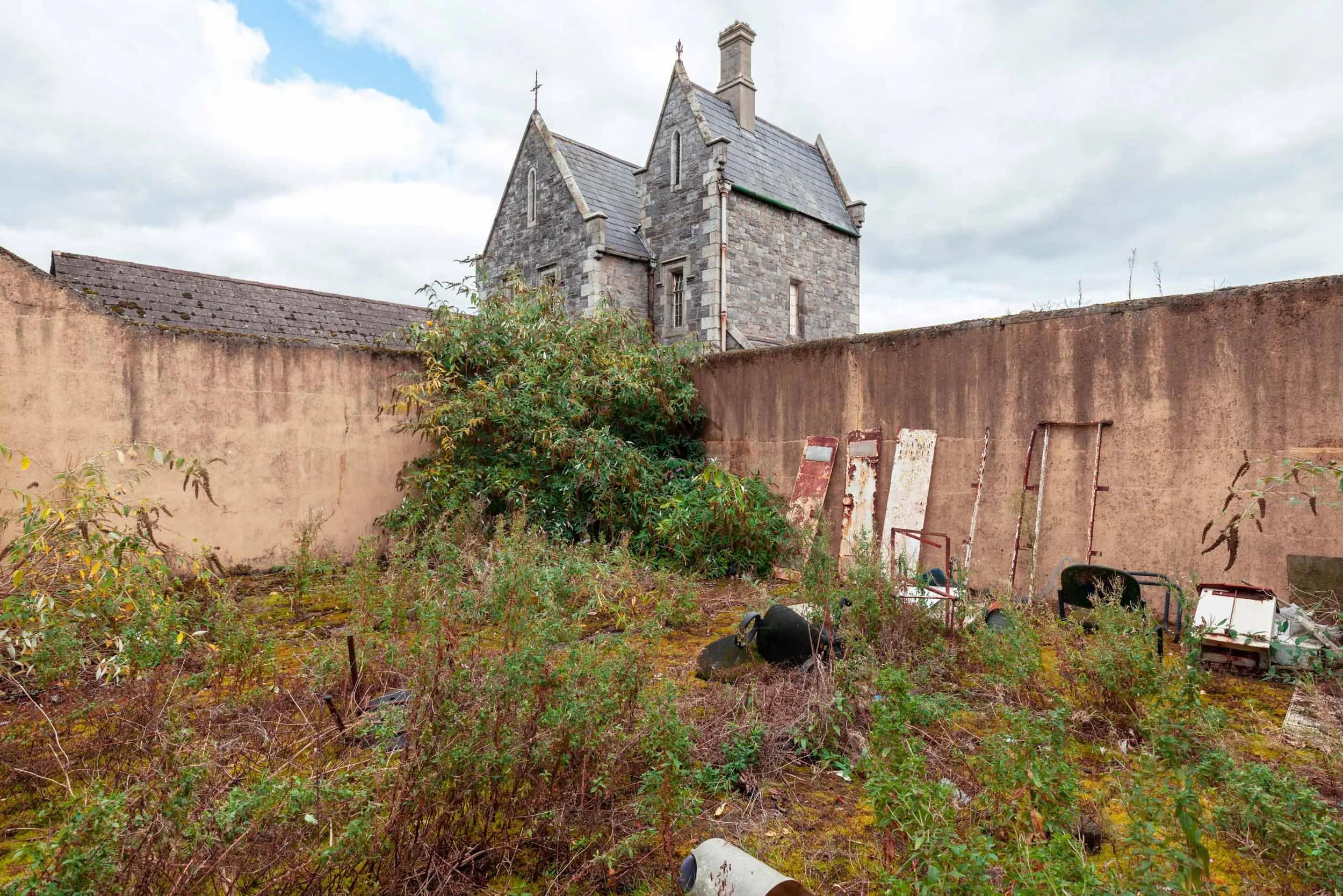   Central Mental Hospital, Dundrum, Dublin (previously Central Criminal Lunatic Asylum)    Est: 1850 - Closed: 2021  Outdoor Airing Yards. 
