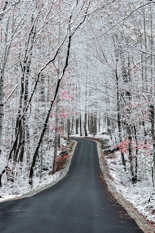 Gatlinburg-Tennessee-in-Winter.jpg