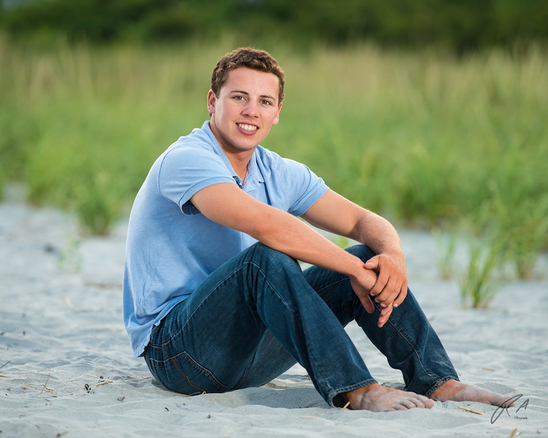 senior portrait on the beach 12.jpg