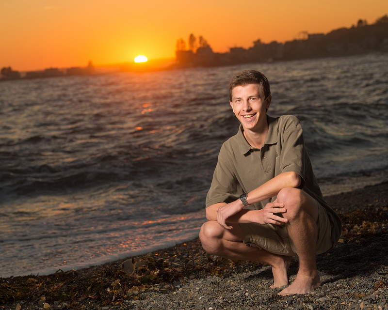 senior portrait on the beach 15.jpg