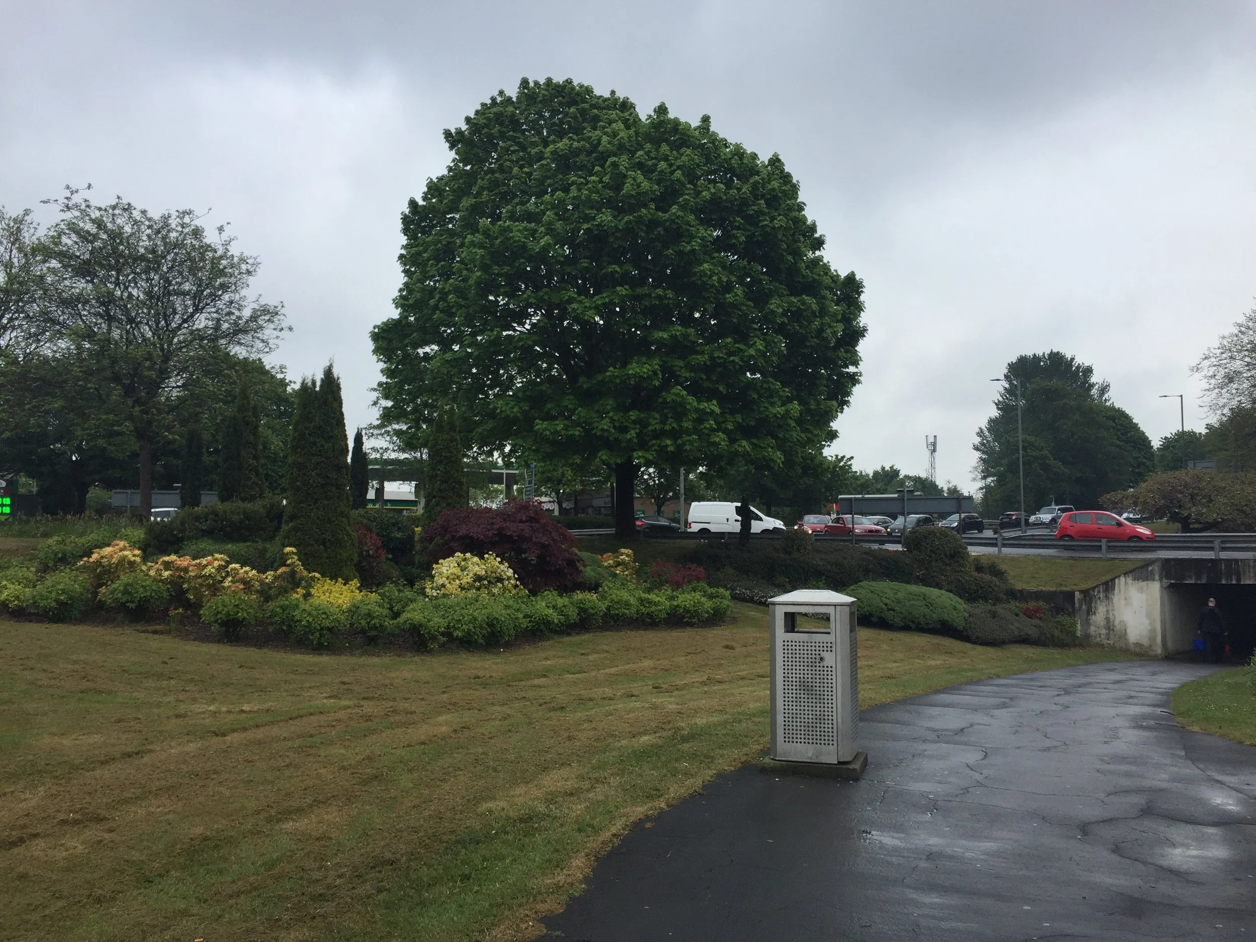 Park and walkways INSIDE a roundabout