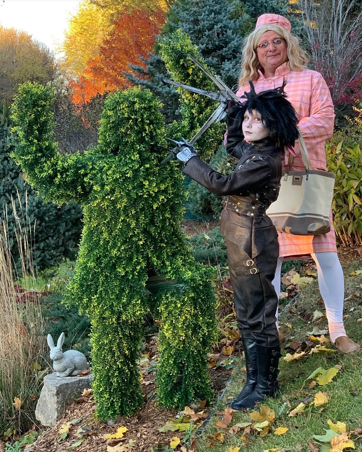 Edward Scissorhands, living shrub and Peg