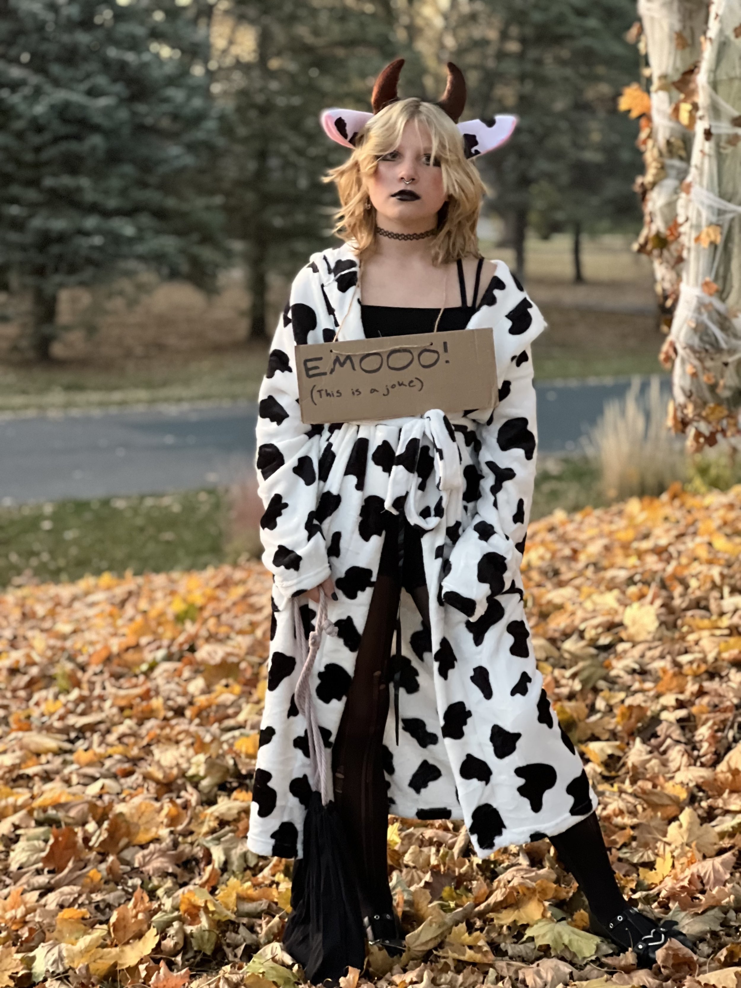Emooo Halloween 2022