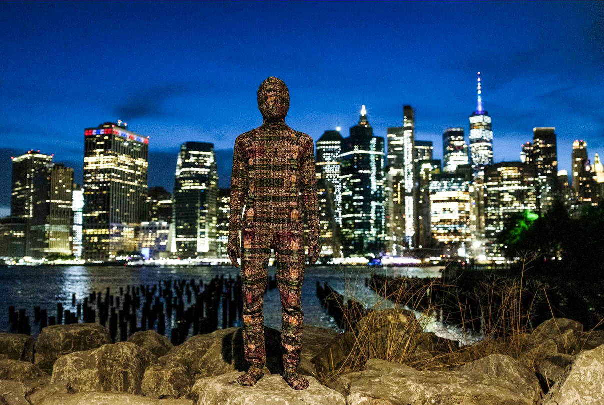 Still image of Piel performance in Queens, New York by Maneul Tzoc.