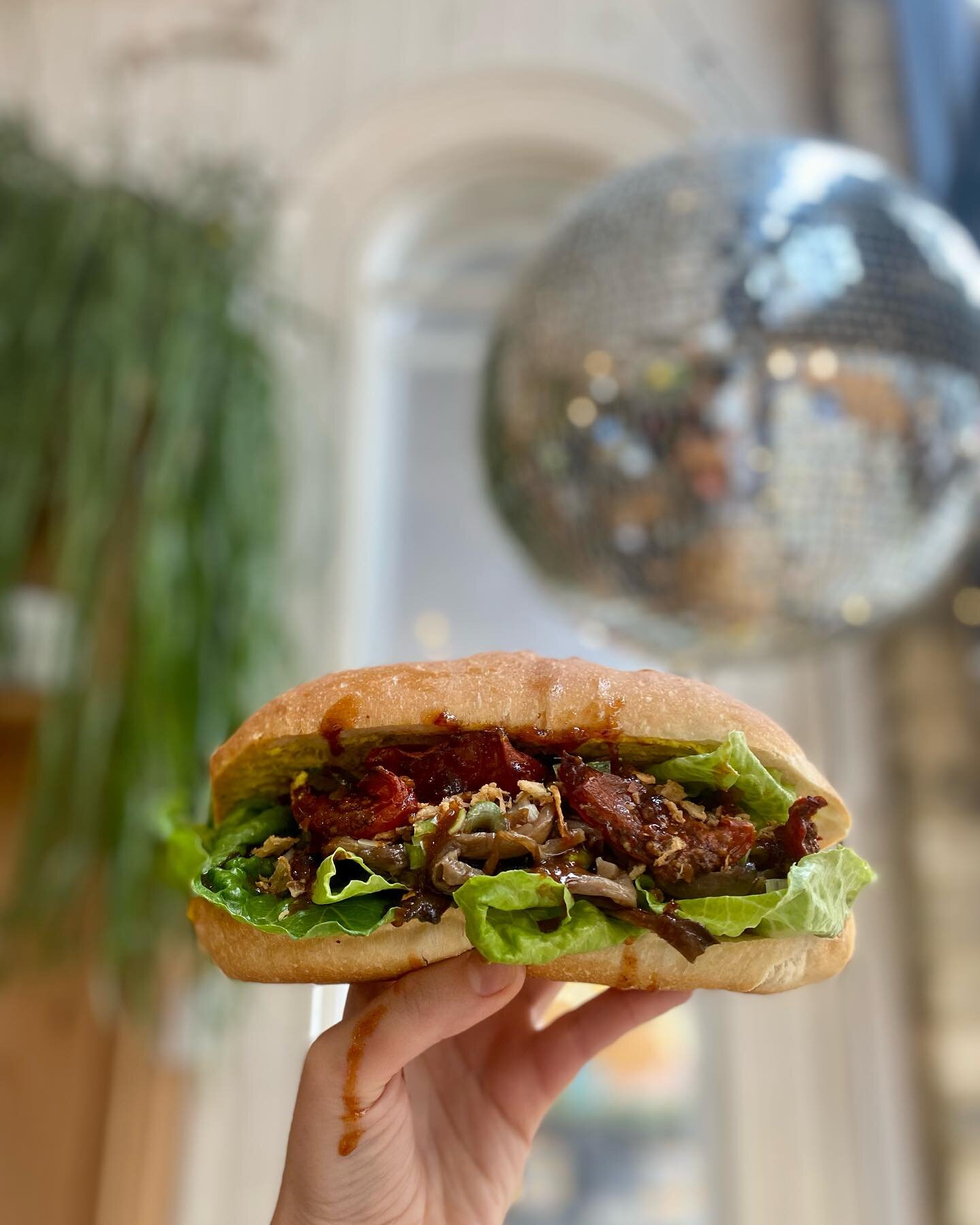 🌶WE&rsquo;VE BROUGHT BACK HARRY&rsquo;S THAI CHILLI SUB🌶

Just in Thai-m for lunch. 
So bad.
Please send pun suggestions. 

Oyster mushrooms, chilli caramel, lettuce, roasted toms, lettuce and eggy mayoooo!!

It&rsquo;s SUB-lime. Sorry. 

#badpuns 