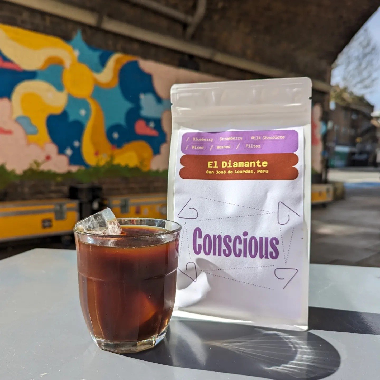 Roses are red,
Violets are blue,
You should come by
For a glass of cold brew.

We've got this beautiful Peruvian coffee from @consciouswithcoffee on cold brew and their Bolivian on filter👌

#coldbrew #specialtycoffee #coffeelondon #supportsmallbusin