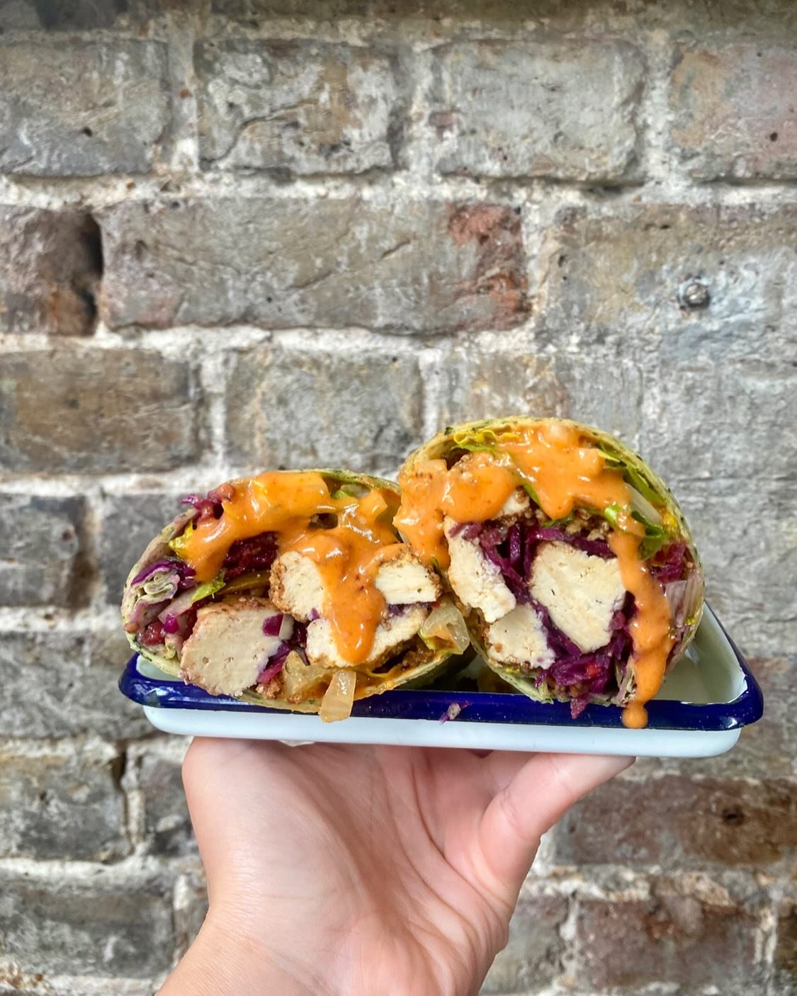Have you tried our wrap yet? 

Southern roast tofu, a spicy, zingy mayo, creamy coleslaw, lettuce, jalape&ntilde;os and red onion 🤤 so so good come and get it!!
.
.
#vegan #veganlunch #veganlondon #veganwrap